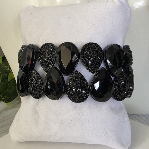 Elegant Glam Bracelet Earrimgs Set Black Glass and Crystal Teardrop - Picture 10 of 12